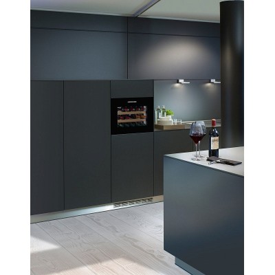 Встраиваемый винный шкаф Liebherr WKEgb 582 Встраиваемый винный шкаф Liebherr WKEgb 582